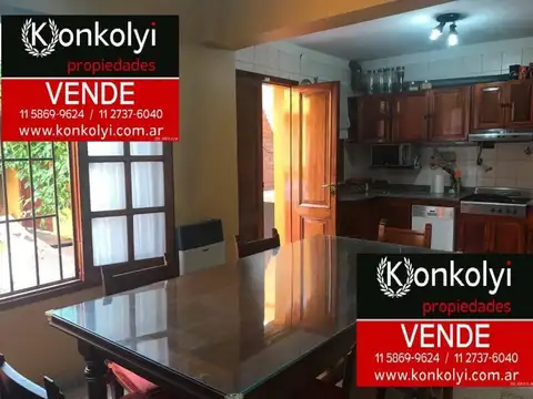 Casa 4 ambientes con 2 baños