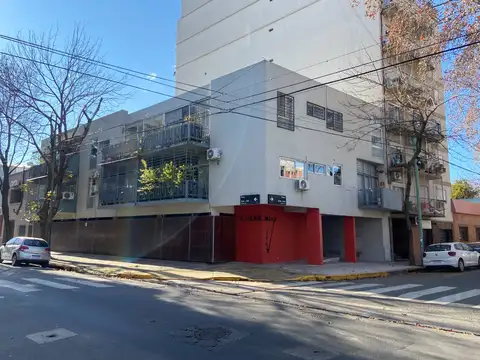 Venta Departamento 3 Ambientes con balcón al frente con Cochera en Saavedra