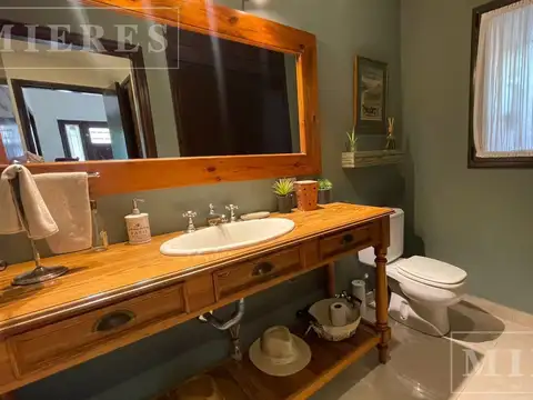 Casa en Venta con 4 cocheras