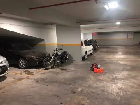 Imperdible Oportunidad  Apta Autos Grandes - Expensas Bajas