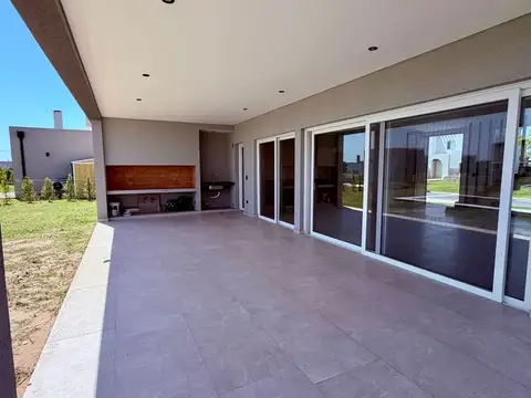 VENTA CASA 5 AMB RIBERAS PUERTOS A ESTRENAR PILETA