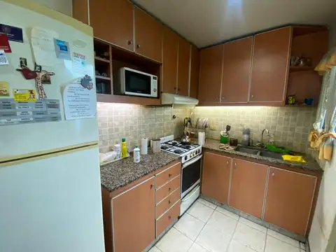 Dto tipo casa 3 amb 1er piso x escalera