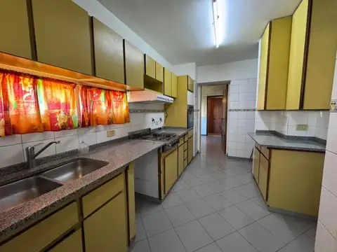 PISO EXCLUSIVO BARRIO MARTIN 3 Dorm. + Cochera