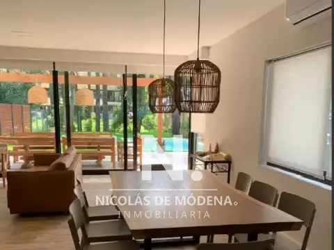 Casa 5 ambientes con 4 baños