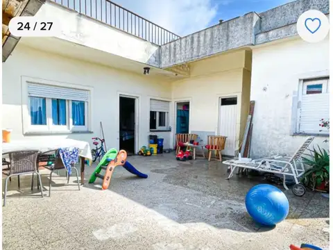 Casa en venta con galpón en Villa Linch