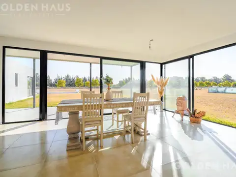 Casa 4 ambientes en Estancia Villa Maria con pileta