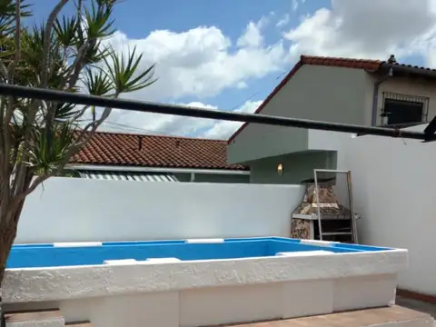 Casa 3 ambientes con 1 baño