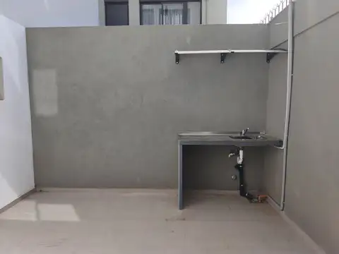 CONSULTORIO 2 AMBIENTES A ESTRENAR C/PATIO. APTO PROFESIONAL/VIVIENDA. AV. BELGRANO 1282 AVELLANEDA