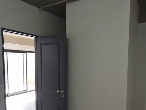 CONSULTORIO 2 AMBIENTES A ESTRENAR C/PATIO. APTO PROFESIONAL/VIVIENDA. AV. BELGRANO 1282 AVELLANEDA