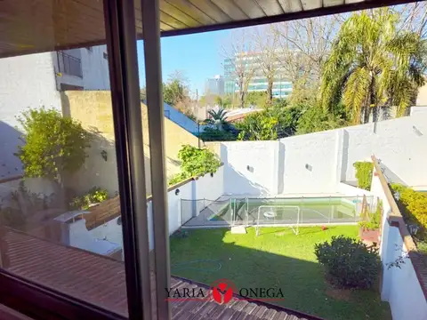 Casa c Cochera, Jardín y Pileta -  3 Dorm - Apto crédito
