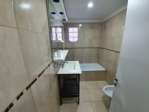 DEPARTAMENTO 2 AMB CON BALCON Y COCHERA A 200M EST BOSCH