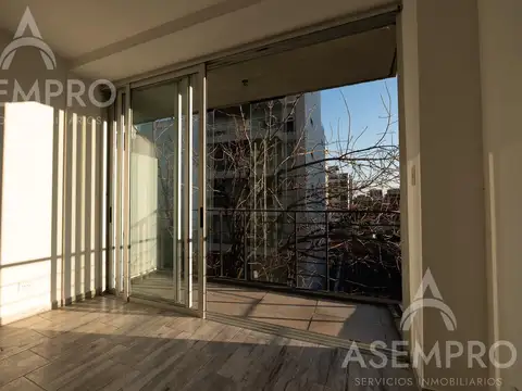 Oficina a Estrenar con balcón y baulera 