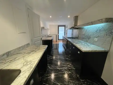 Departamento en Alquiler con 2 cocheras