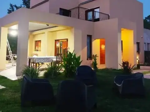 CASA EN VENTA SAN MIGUEL DEL MONTE, PILETA