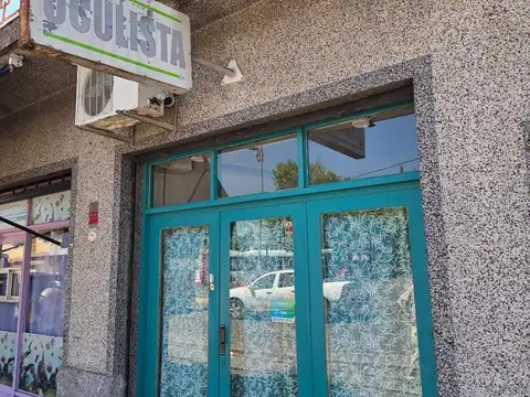 Local en Venta 40 años