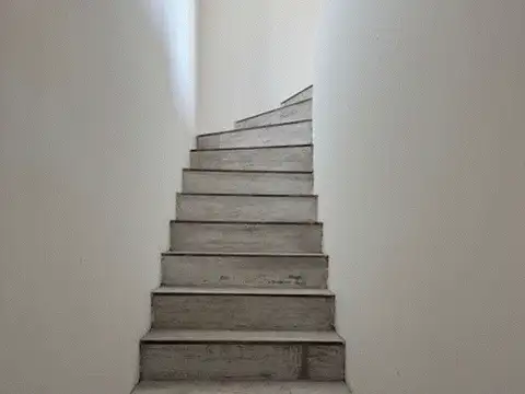 Depto Tipo Casa 4 ambientes con 2 baños