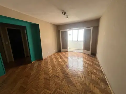 Venta. Departamento 3 ambientes. Yerbal y Moliere.