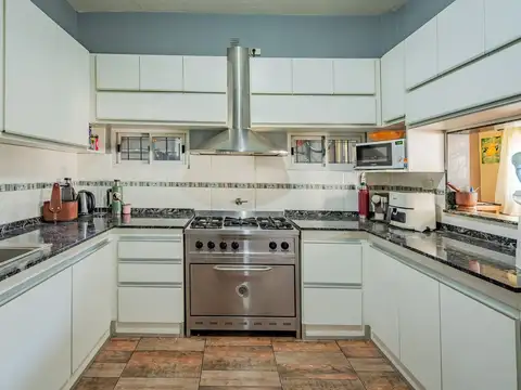 Impecable Casa Familiar de 4 Hab en Billinghurst