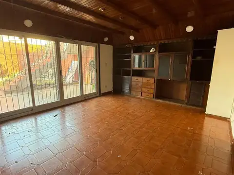 ALQUILER - PH 4 AMBIENTES CON JARDIN