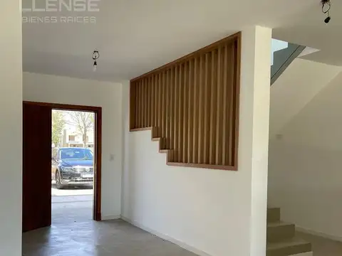 Casa 4 ambientes con pileta en venta - Greenville