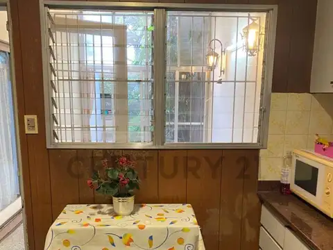 VENTA PH 3 AMBIENTES EN DOS PLANTAS, SIN EXPENSAS. LISANDRO DE LA TORRE 1200 MATADEROS. CABA.