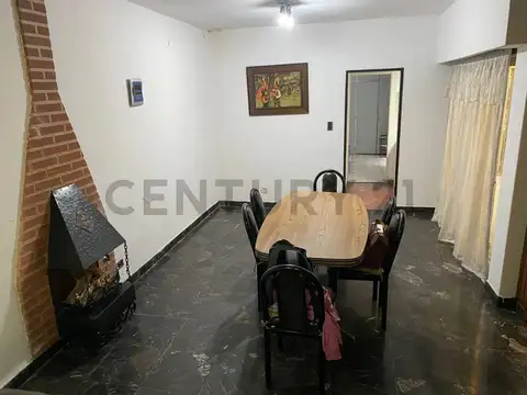 VENTA PH 3 AMBIENTES EN DOS PLANTAS, SIN EXPENSAS. LISANDRO DE LA TORRE 1200 MATADEROS. CABA.