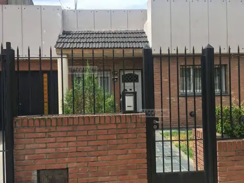 Casa - Venta - Argentina, La Matanza - ALICIA MOREAU DE JUSTO 4140