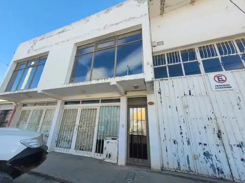 Se alquila Galpon con local comercial centrico