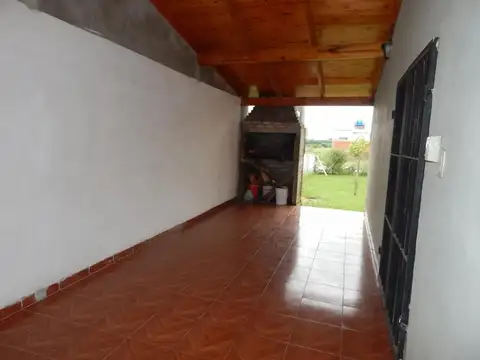 Casa 3 ambientes con 1 baño