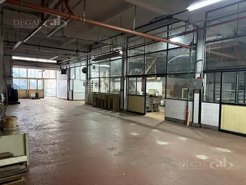 Galpon en Venta 51  mts Fondo