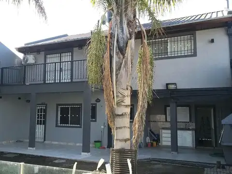 Casa 4 ambientes con 4 baños