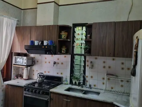 Casa 5 ambientes con 2 baños