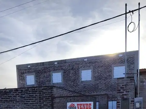 Terreno con construccion de 6 departamentos / FINANCIACION