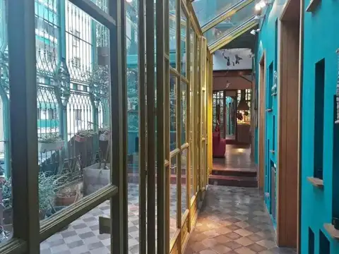 Casa 5 ambientes con 6 baños