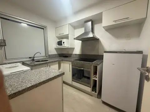 EXCELENTE SEMIPISO 2 AMBIENTES CON BALCON