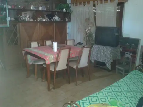 CASA EN ETCHEVERRY, AMPLIOS AMBIENTES