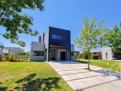 Casa en Venta en Puertos - Araucarias, USD 255.000