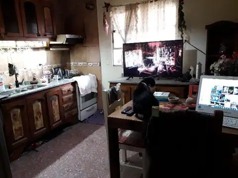 Casa 5 ambientes con 2 baños