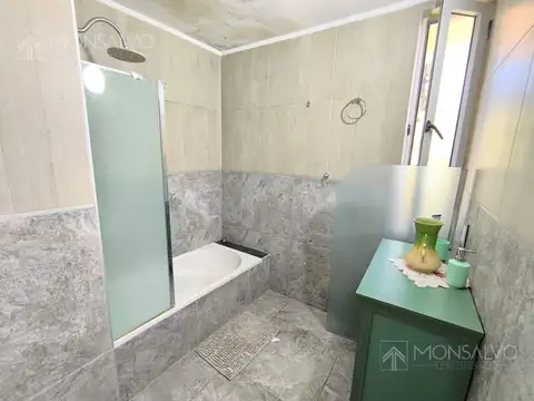 Casa en Venta con 5 cocheras