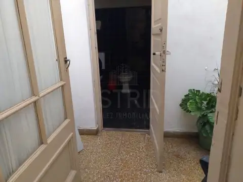 H. Yrigoyen 100, Piso PB