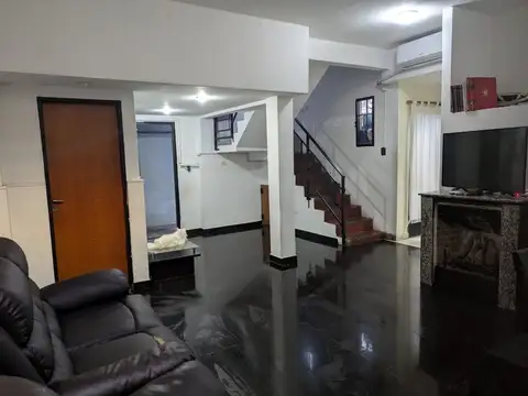 Depto Tipo Casa en Venta 45 años