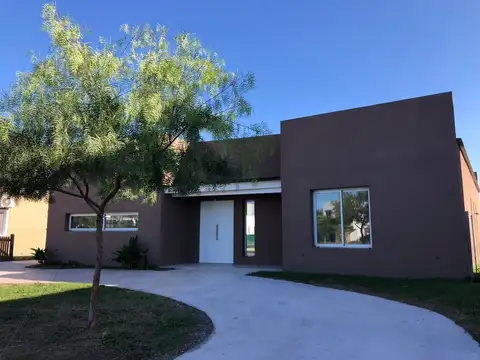 Venta de casa en una planta - SAN RAMON PILAR DEL ESTE