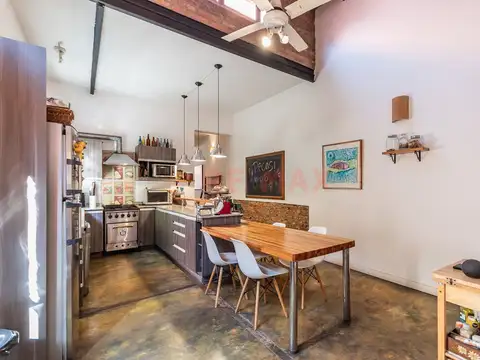 VENTA CASA 5 AMB CON PILETA EN FLORES