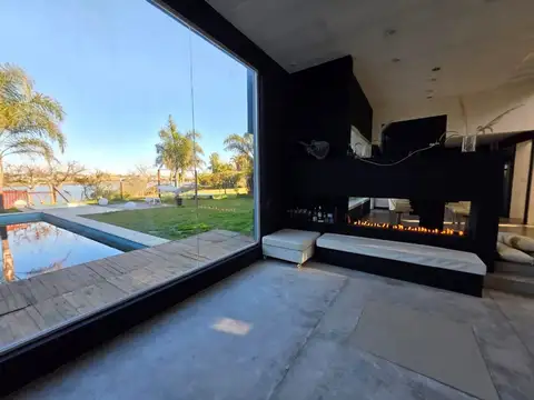 Casa en Alquiler con 1 cochera