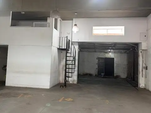 Galpon + Dpto 3 amb sobre Av. Luciano Valette (Fair)