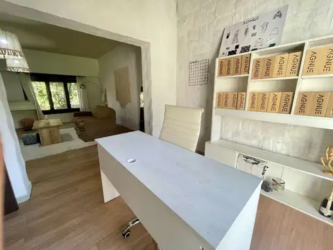 VENTA CASA 4 AMBIENTES CON PARQUE PILETA COCHERA