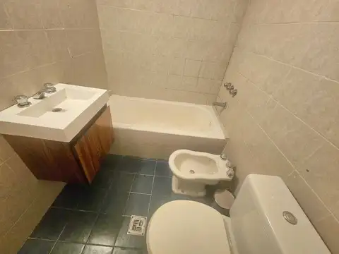 Depto Tipo Casa en Alquiler 50 años