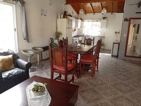 VENTA DE CASA 3 AMBIENTES EN PALOMAR