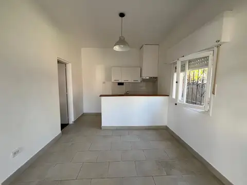 Depto Tipo Casa en Alquiler de 2 ambientes