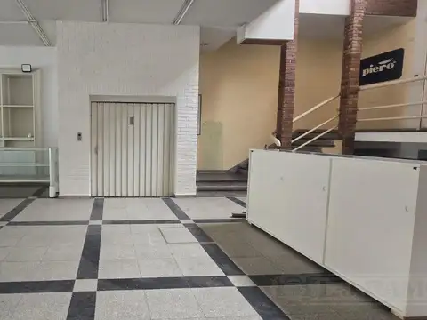 Local en Venta 30 años